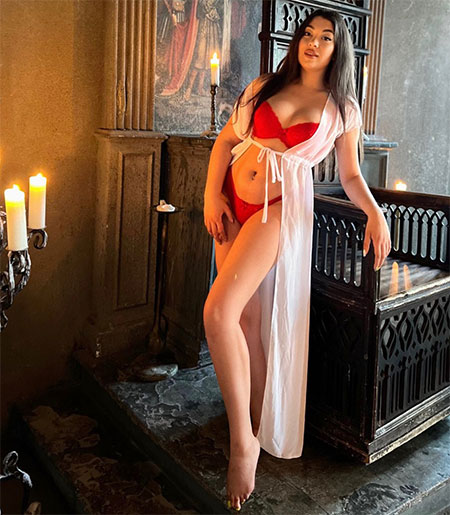 Call Girl in Delhi